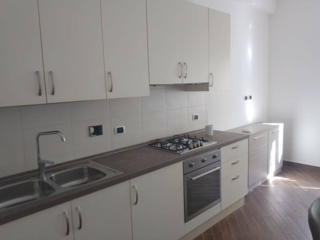 Appartamento a Taranto in Via Generale Pietro De Laclos, 1 - Foto 4