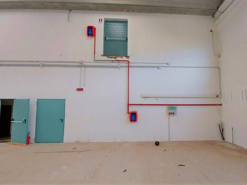 Immobile a San sperate in Zona industriale Su Fraigu, N. snc - Foto 5