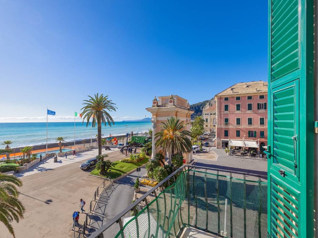 Appartamento a Finale ligure in Piazza Vittorio Emanuele II, 28 - Foto 3