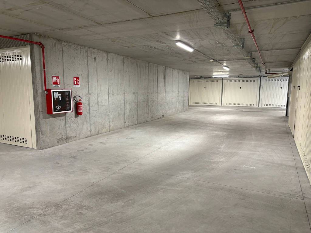 Box / garage a Verona in Via Alessandro Poerio - Foto 3