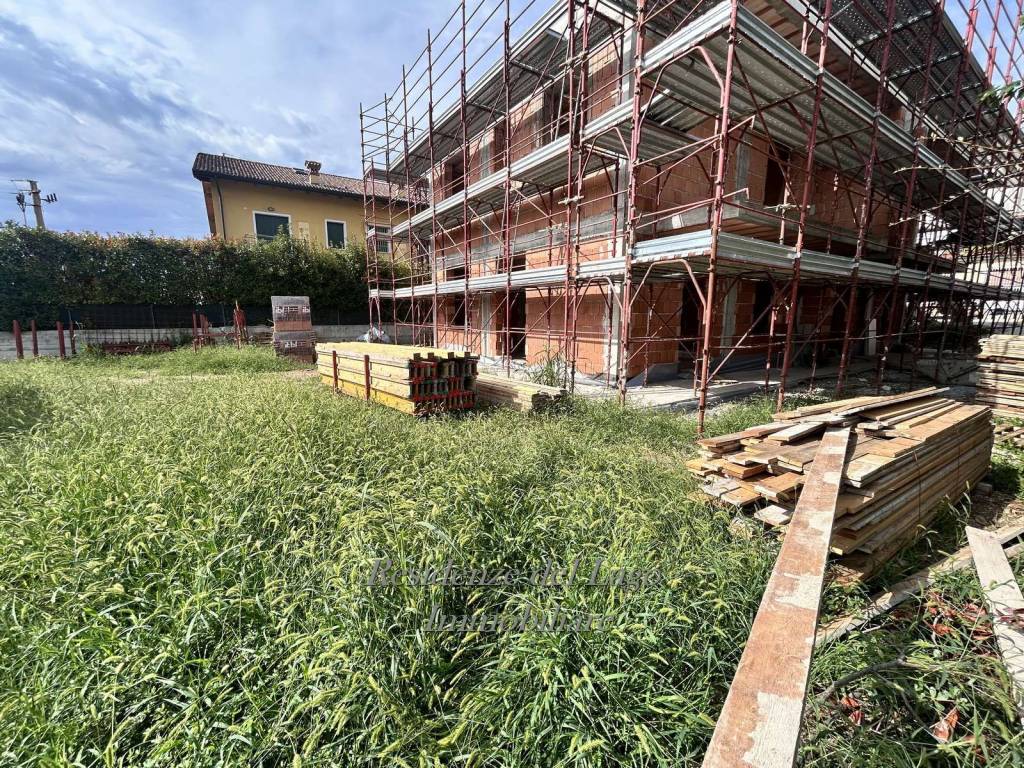 Appartamento a Peschiera del garda in Via Michelangelo Buonarroti - Foto 2