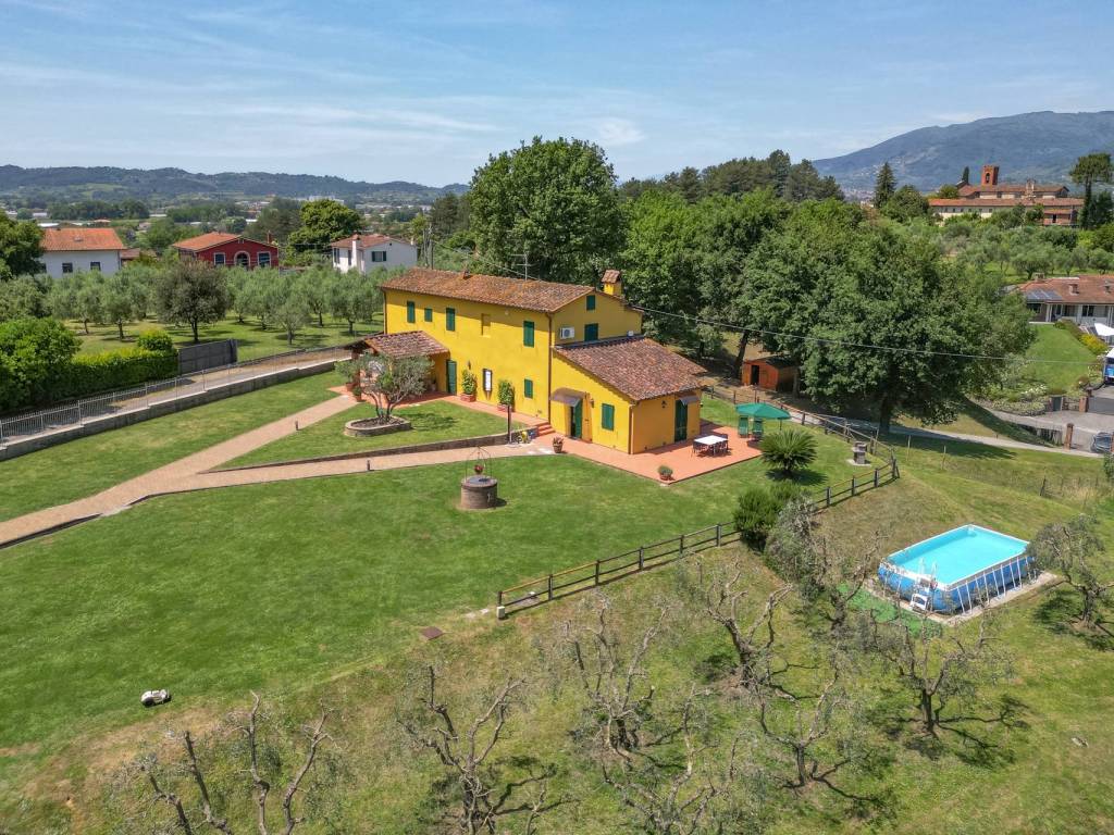 Villa a Uzzano - Foto 2