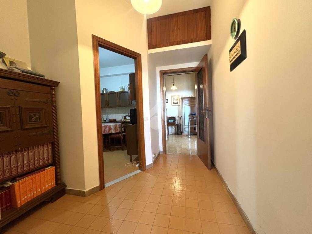 Appartamento a Catanzaro in Via fratelli plutino, 29 - Foto 5