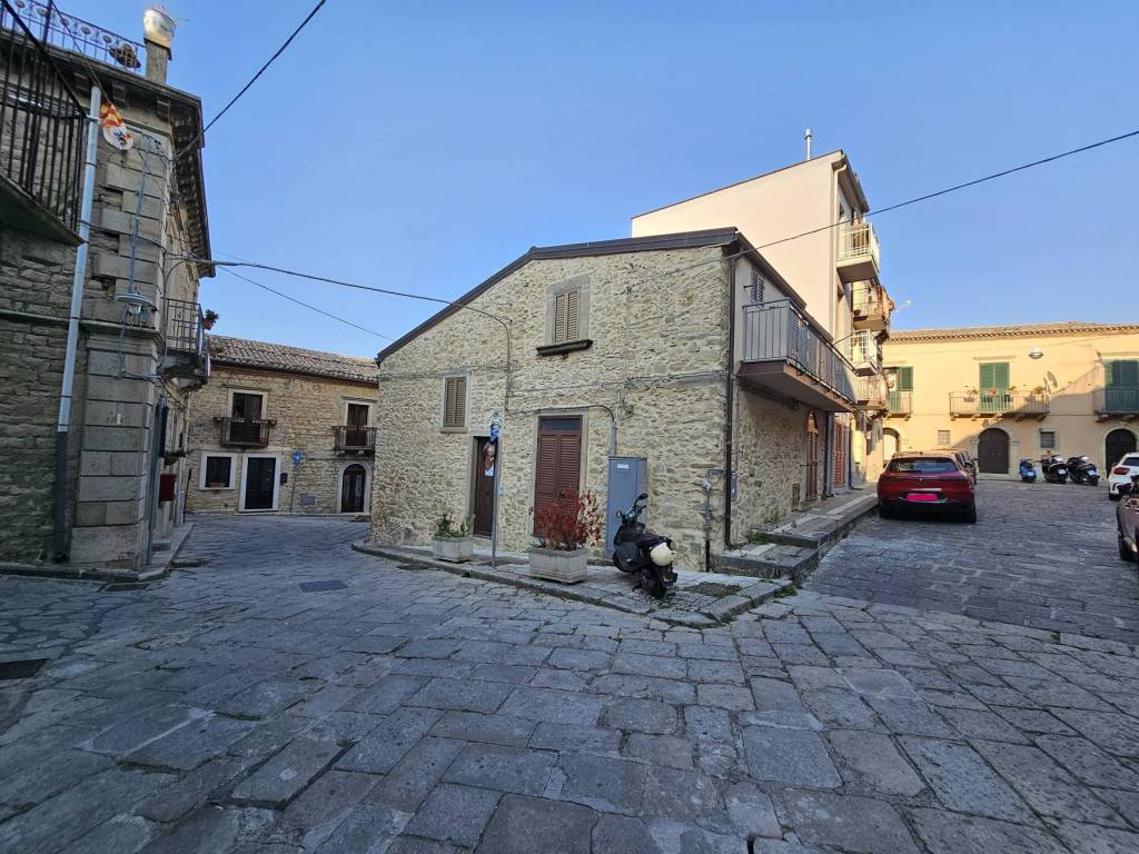 Casa indipendente a Montalbano elicona in Largo San Biagio - Foto 3