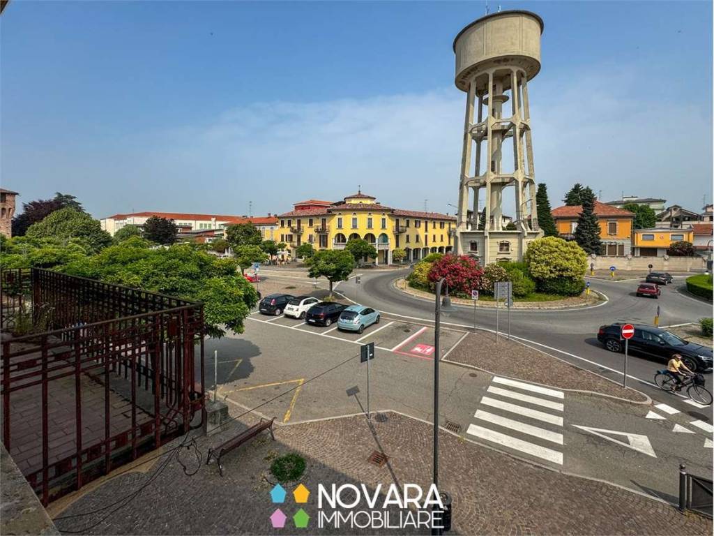 Palazzo / stabile a Galliate in Piazza San Giuseppe, 12 - Foto 3