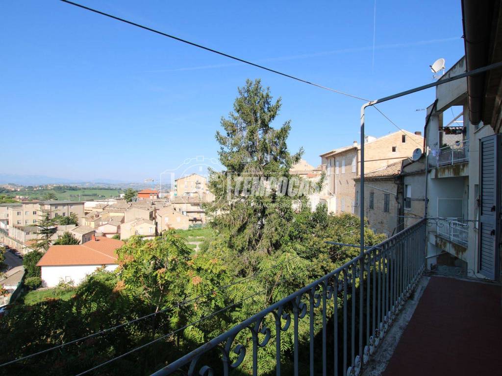 Casa indipendente a Fermo in Viale Nicola Ciccolungo 150 - Foto 3
