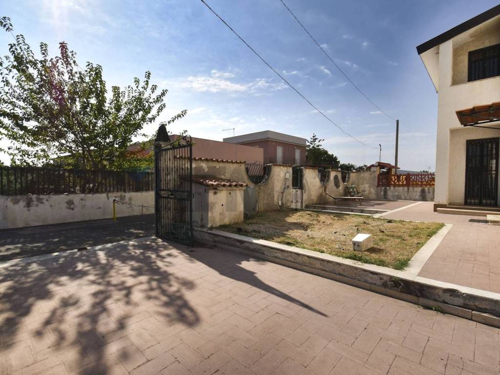 Villa a Augusta in Viale Dei Pini, 44 - Foto 2