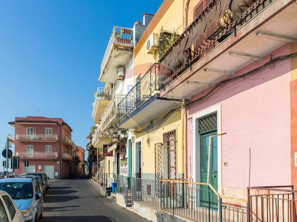 Casa indipendente a Aci castello in Via Marina - Foto 3