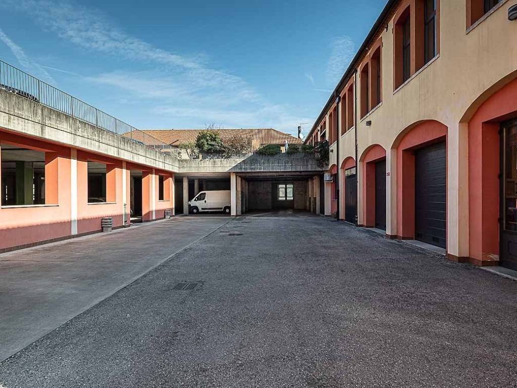 Immobile a Torrebelvicino in VIALE DELL'INDUSTRIA, 13 - Foto 3