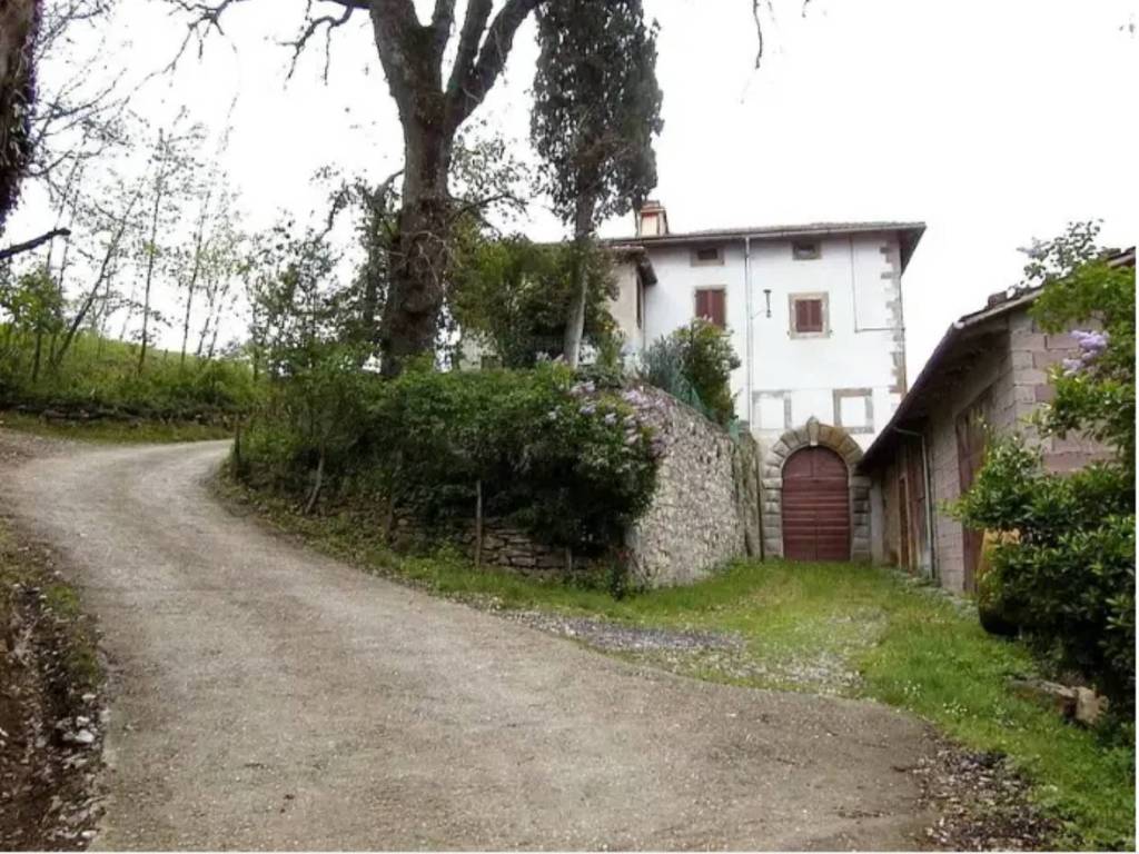 Villa a Pratovecchio e stia in Via Vigna - Foto 2