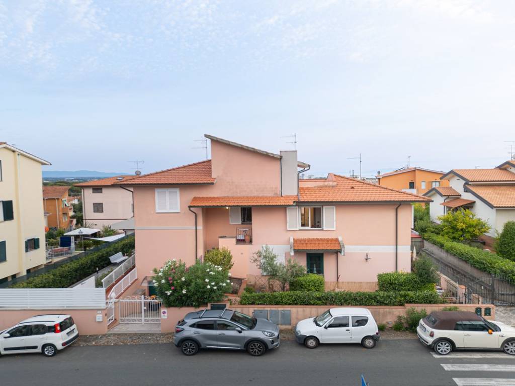 Appartamento a Rosignano marittimo in Via Lago di Garda, 3 - Foto 2