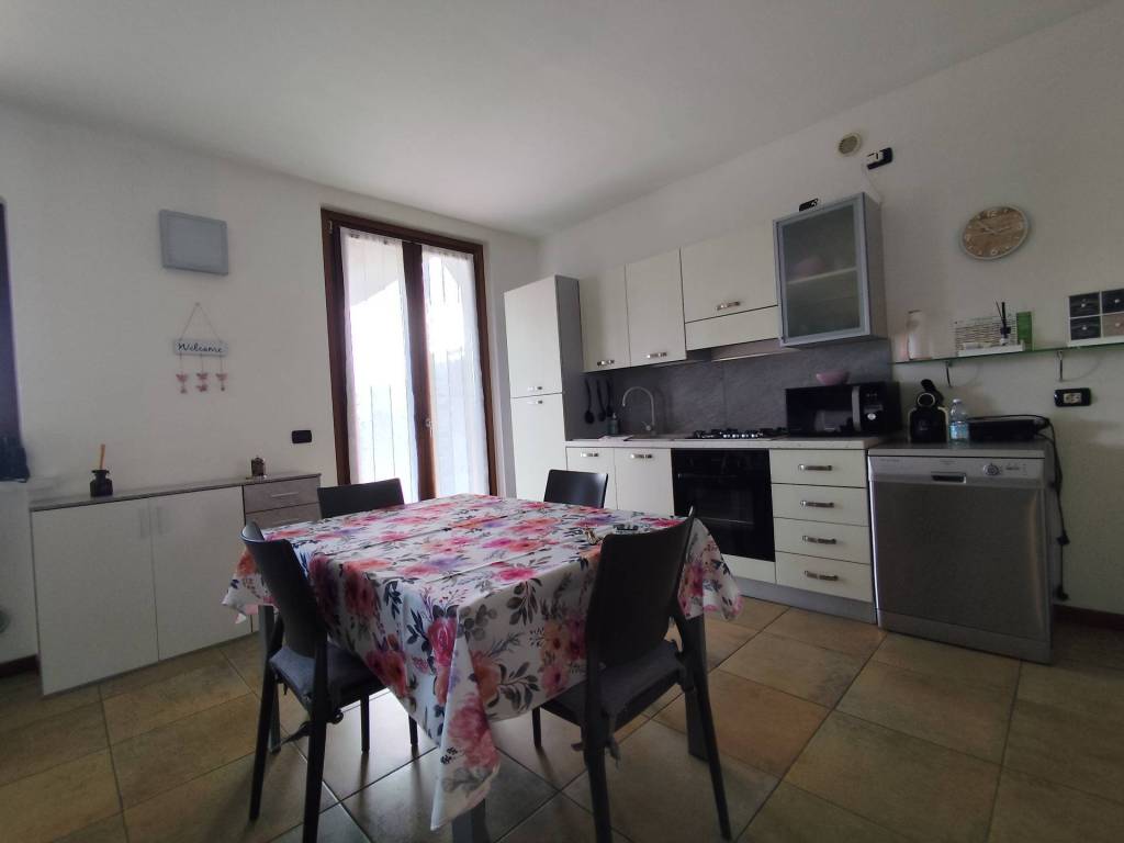 Appartamento a Sarnico in via Predore, 63 - Foto 2