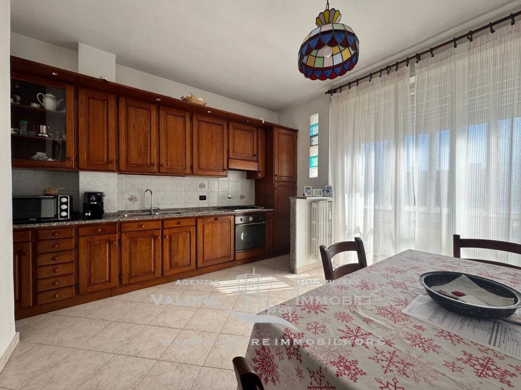 Appartamento a Livorno in Via dell'Alloro, 26 - Foto 2