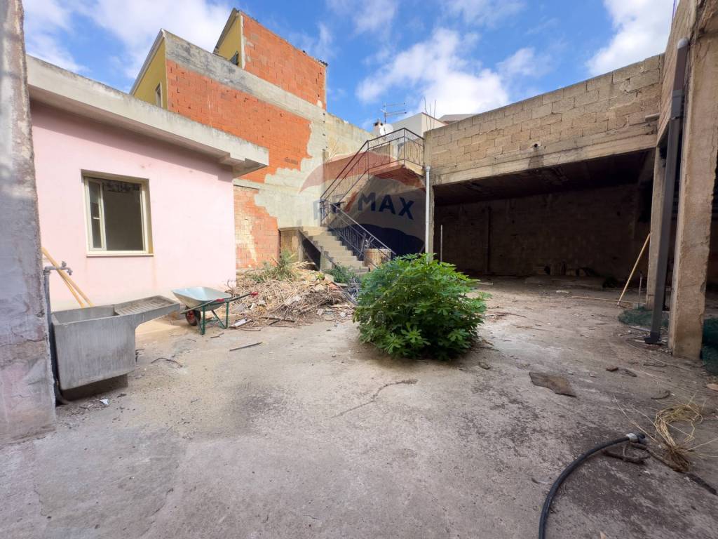 Casa indipendente a Capoterra in via manzoni, 14 - Foto 2