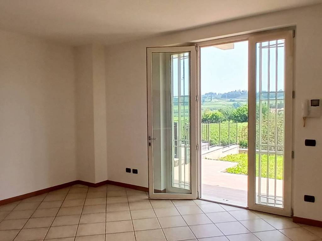 Appartamento a Castelnuovo del garda in Via Pastrengo - Foto 5