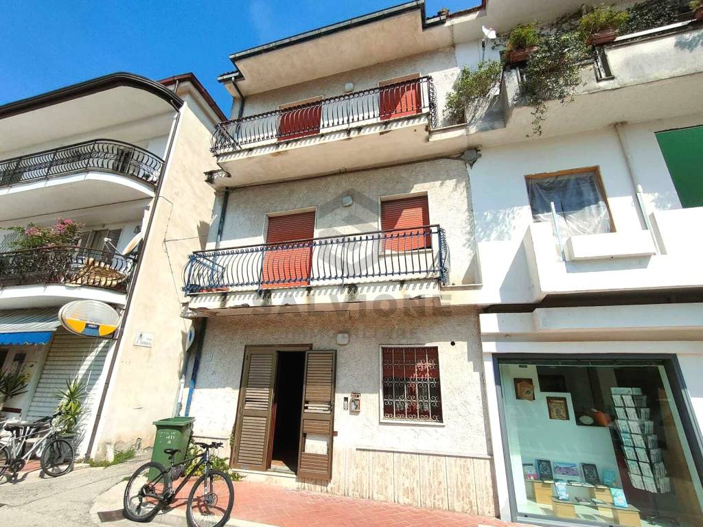 Casa indipendente a Amorosi in Piazza Umberto I, 22 - Foto 2