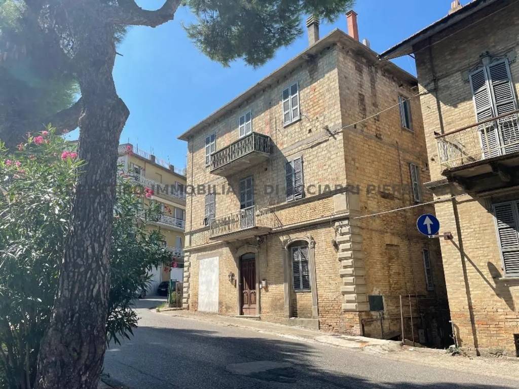 Villa a Cupra marittima in Viale Gorizia - Foto 2