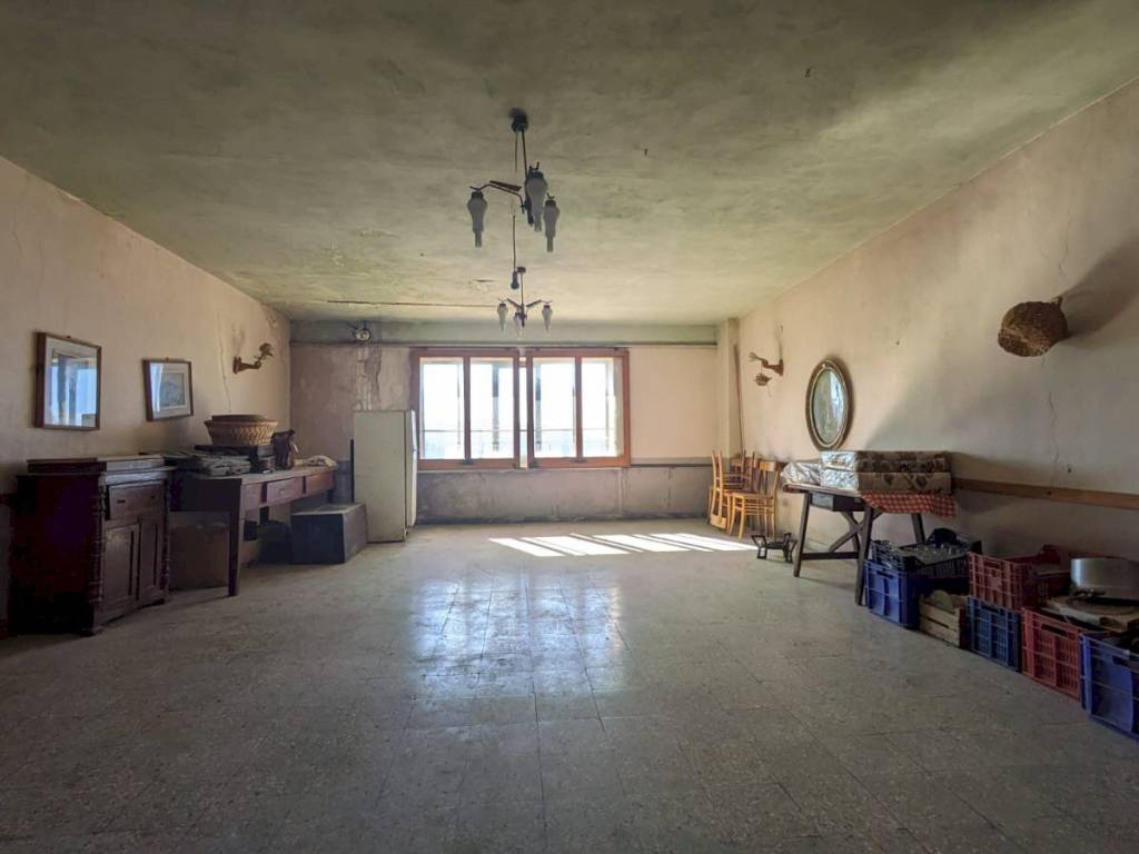 Casa indipendente a Pesche in Via Arciprete Biondi, 71 - Foto 3