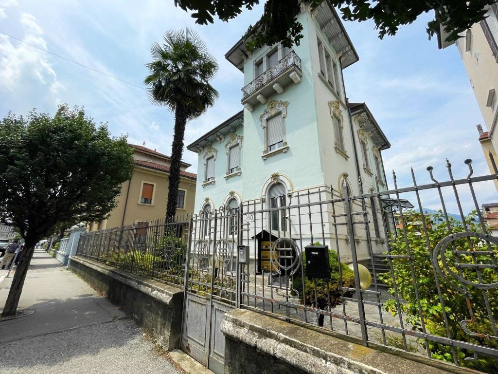 Attico / mansarda a Luino in Corso 25 Aprile - Foto 2
