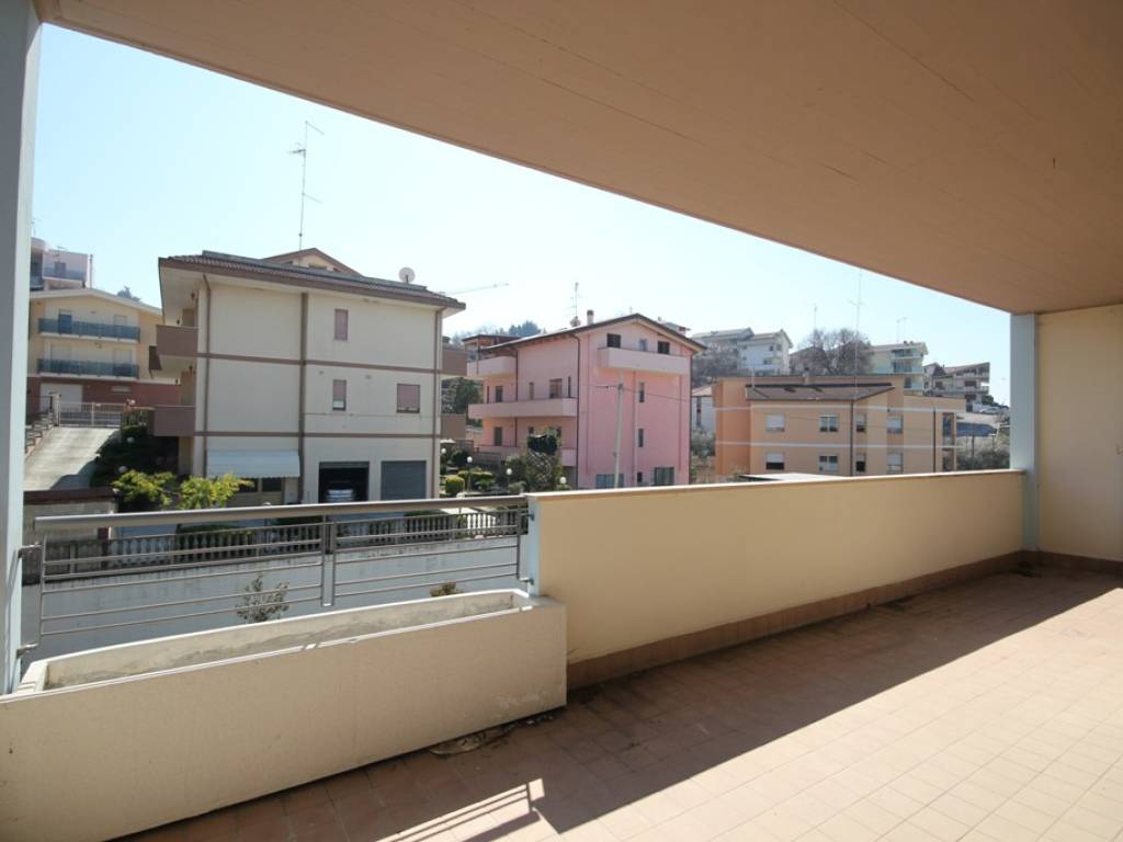 Appartamento a Montesilvano in Via Giuseppe Massarenti - Foto 2