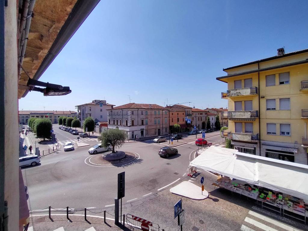 Attico / mansarda a Villafranca di verona in Corso Giuseppe Garibaldi, 73 - Foto 2