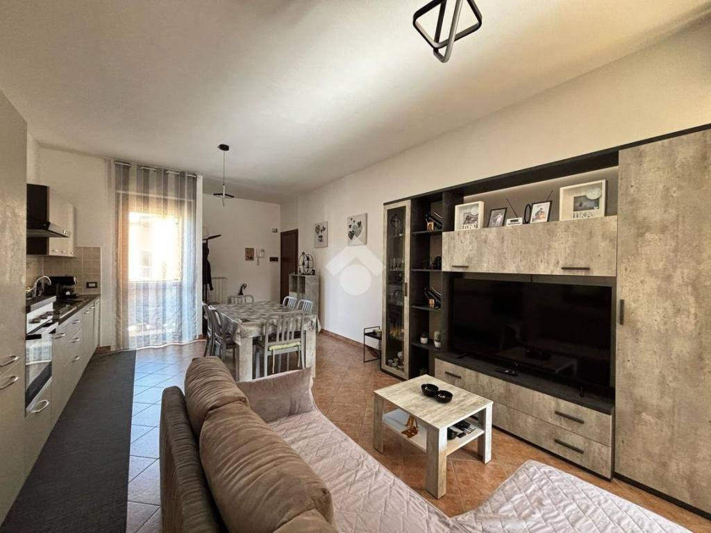 Appartamento a Dogliani in VIA GENERALE FILIPPO MARTINENGO, 90 - Foto 2