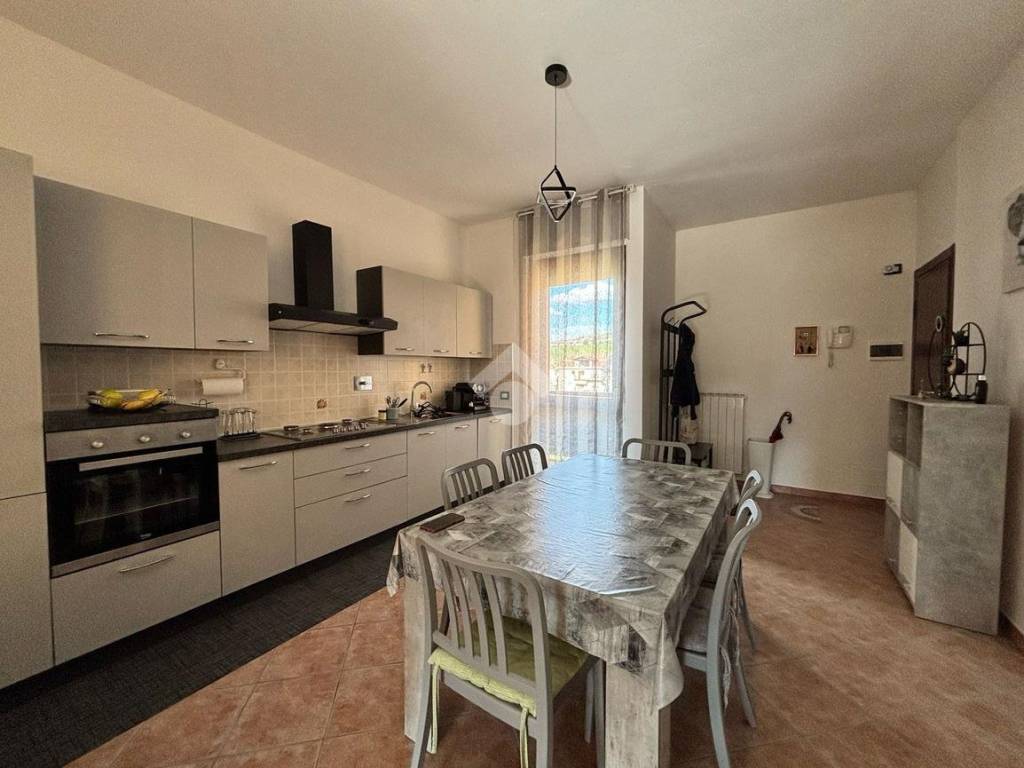 Appartamento a Dogliani in VIA GENERALE FILIPPO MARTINENGO, 90 - Foto 4