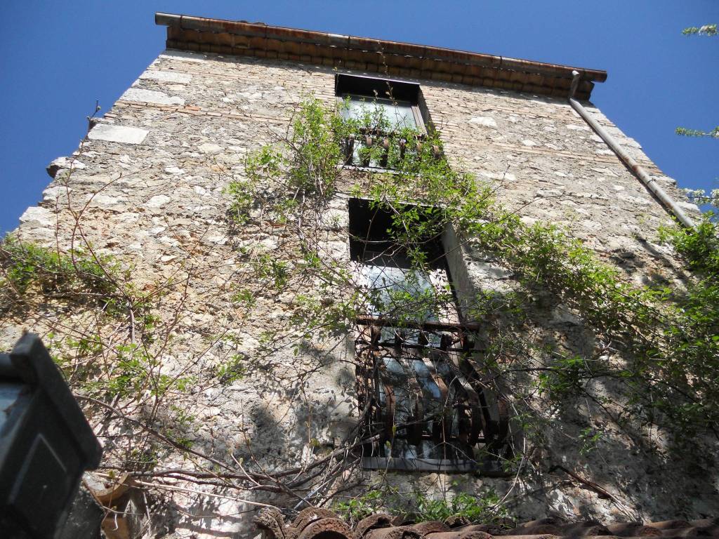 Casa indipendente a Capistrello in Via Cirillo - Foto 2