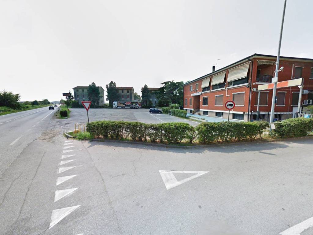 Palazzo / stabile a Colturano in Strada Provinciale della Cerca, 6 - Foto 2