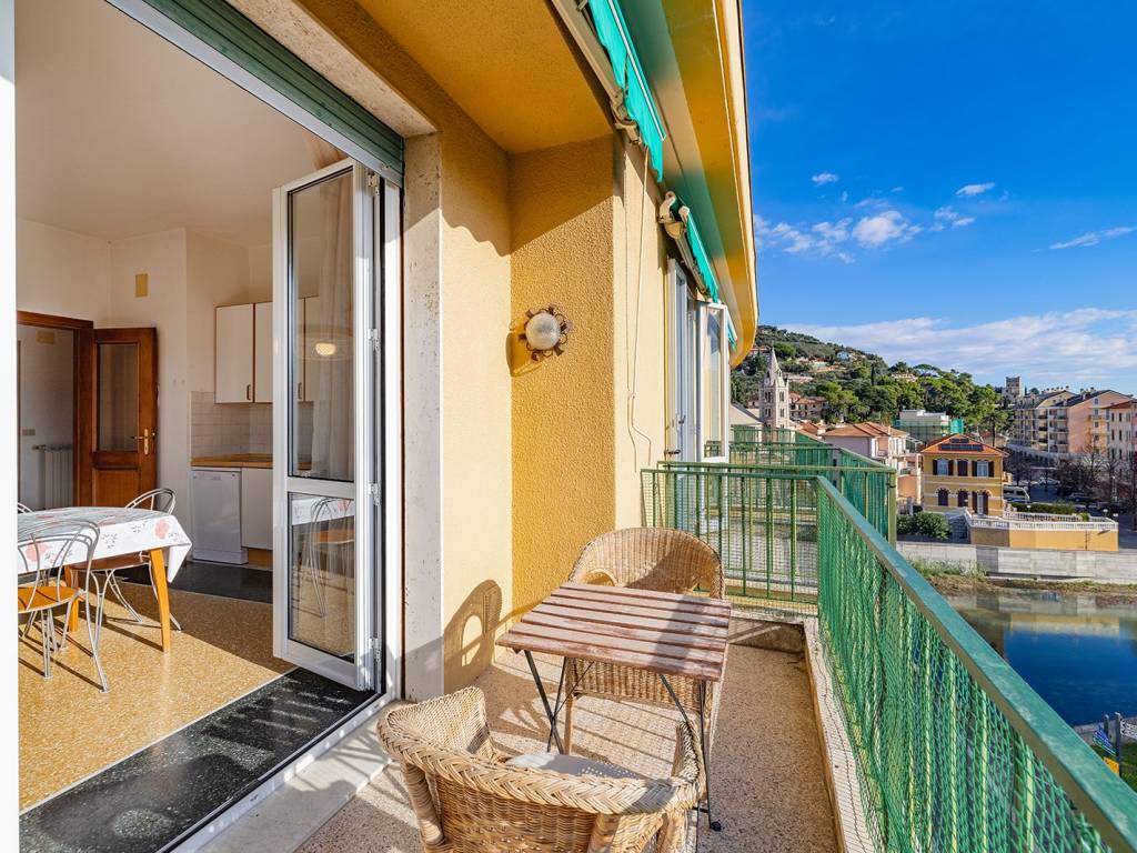 Appartamento a Finale ligure in Via Del Santuario - Foto 3