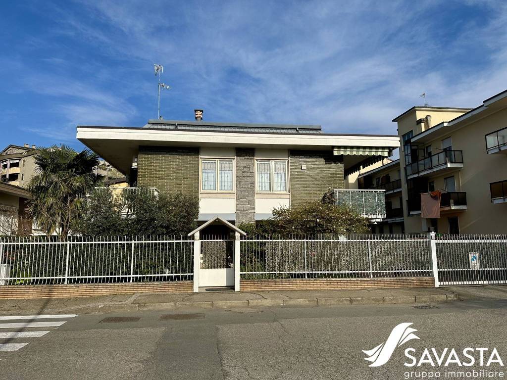 Villa a Novara in Via Alessandro Poerio, 33 - Foto 2