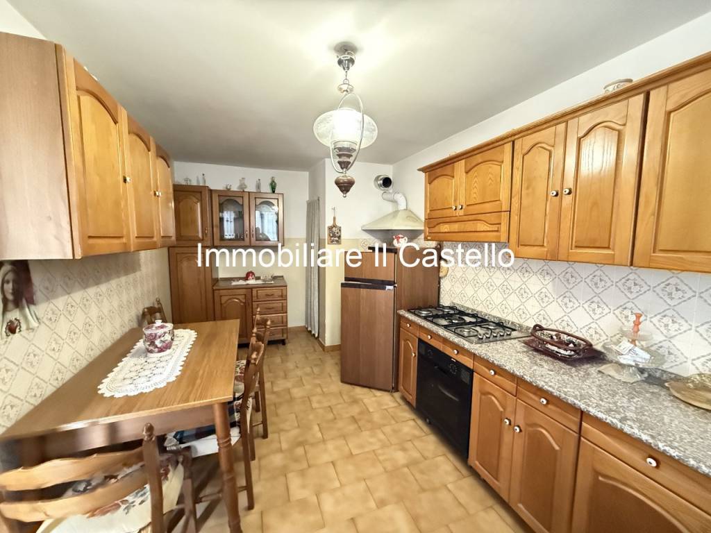 Casa indipendente a Castiglione del lago in Via Alessandro Manzoni, 20 - Foto 4