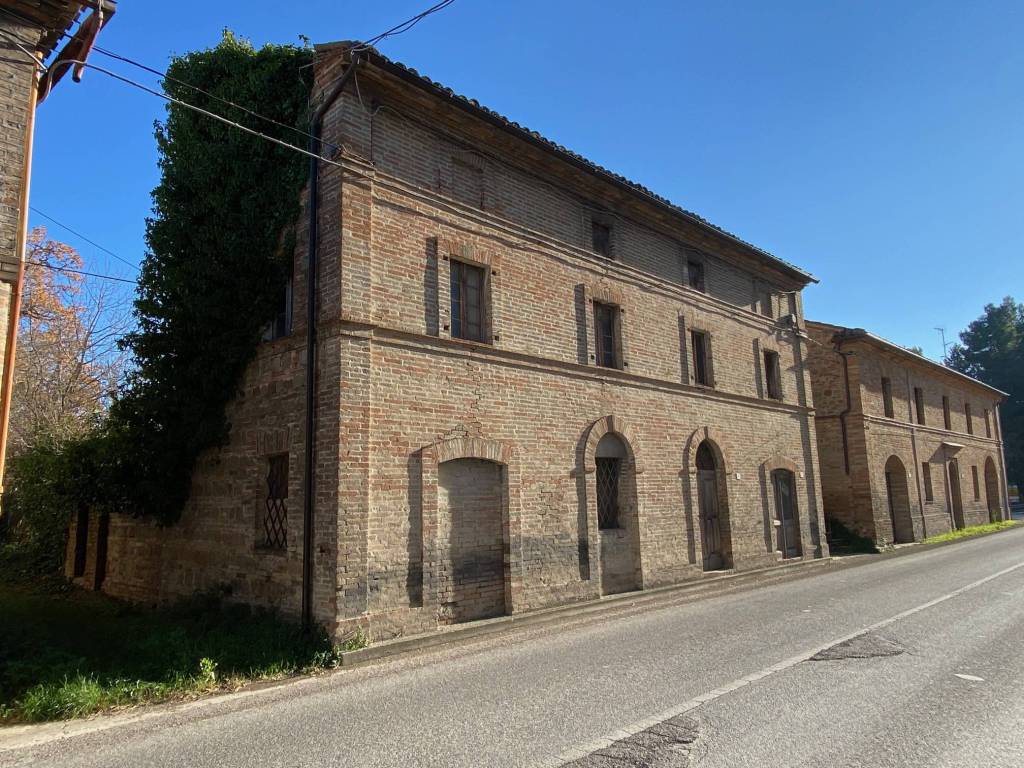 Rustico / casale a Urbisaglia in Via Crocifisso - Foto 2