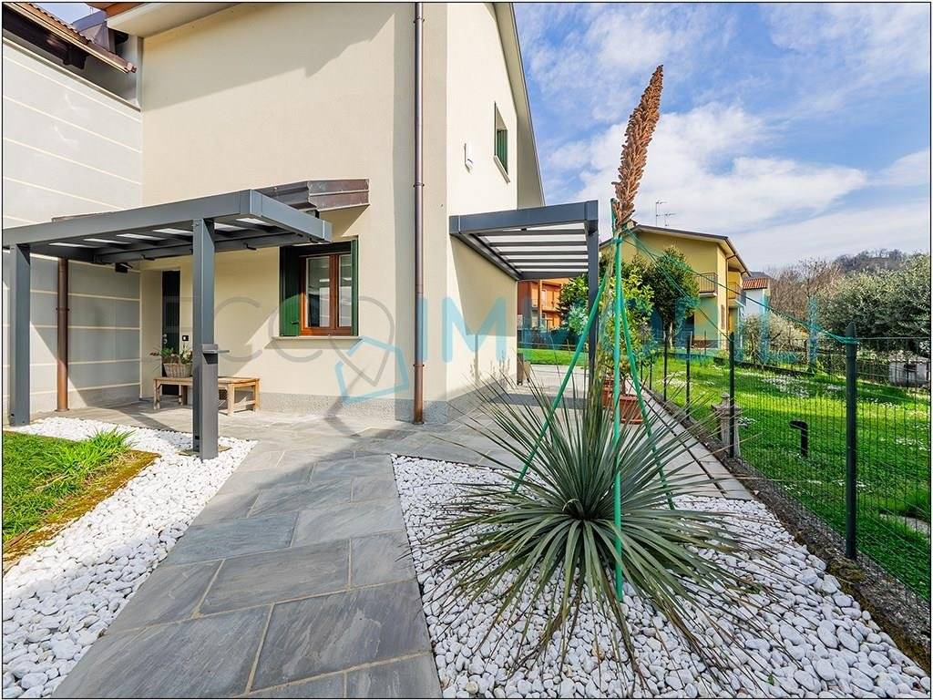 Villa a Calolziocorte in via don g. minzoni, 6 - Foto 2