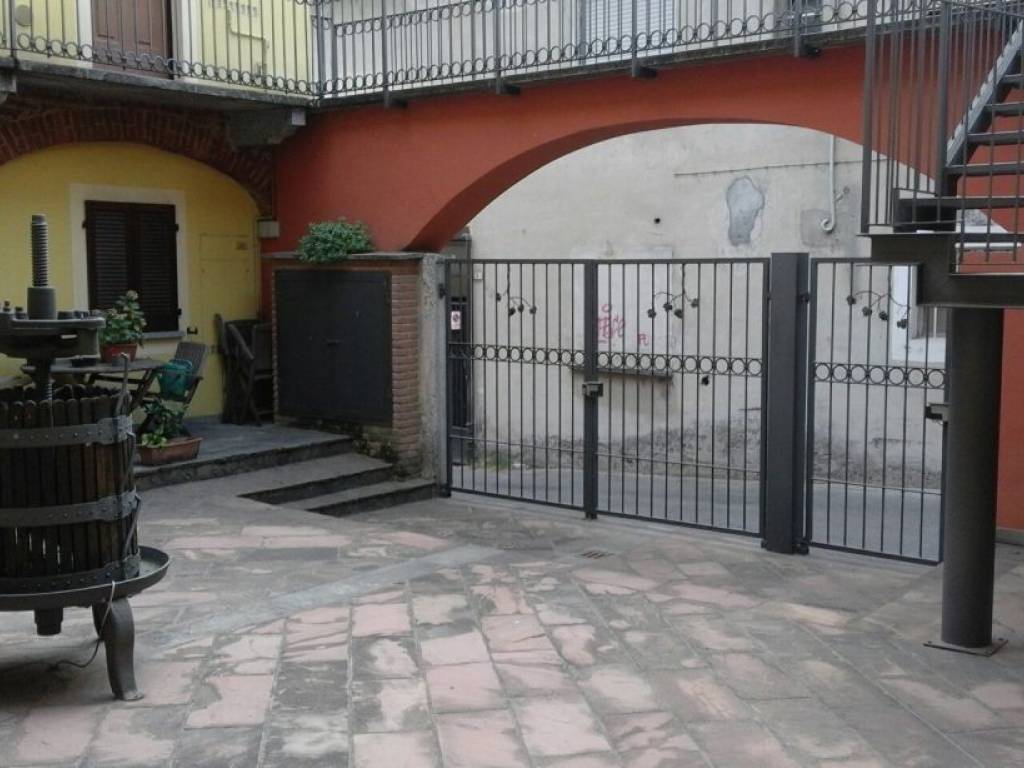 Appartamento a Castelletto sopra ticino in Via Camillo Benso di Cavour - Foto 3