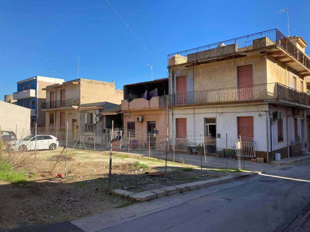 Terreno a Pachino in via venezia angolo via cirinnà - Foto 3