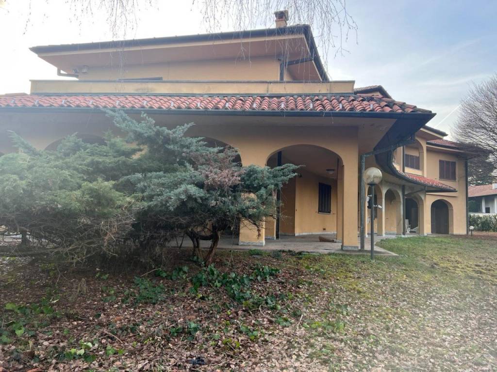 Villa a Dormelletto in Via Raffaello Sanzio, 9 - Foto 4