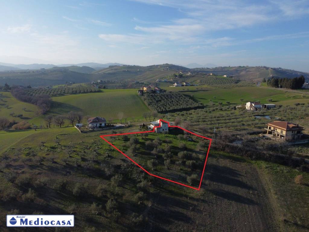 Rustico / casale a Elice in Strada Comunale Fonte Paterno - Foto 4