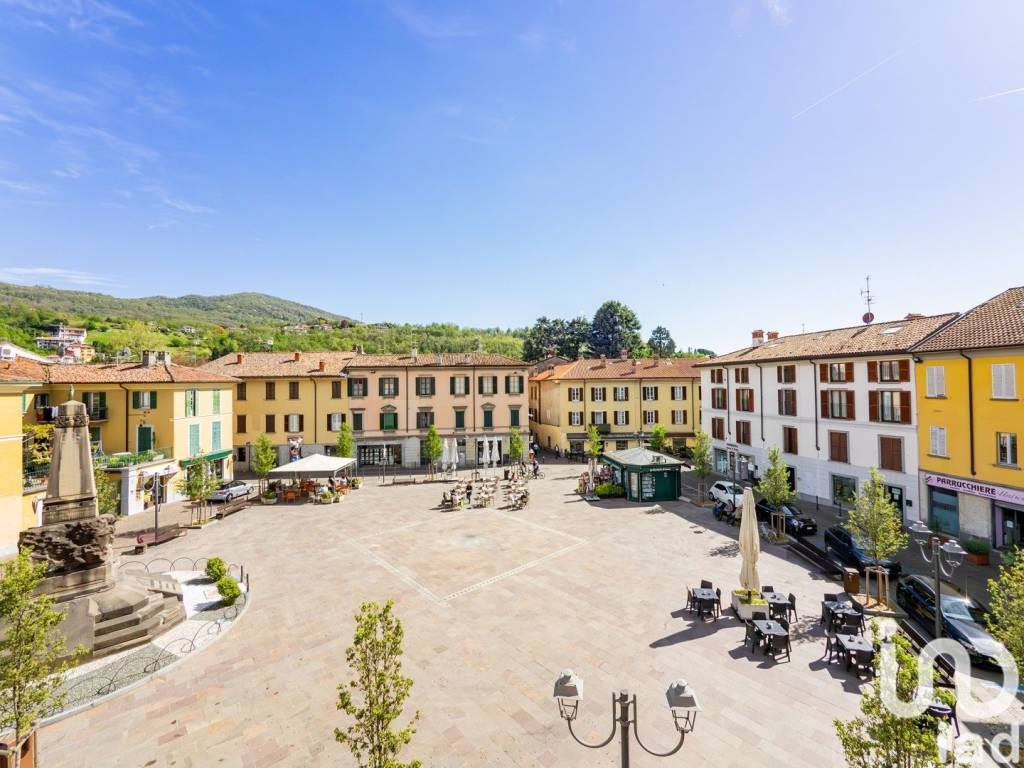 Appartamento a Oggiono in Piazza Manzoni, 11 - Foto 2