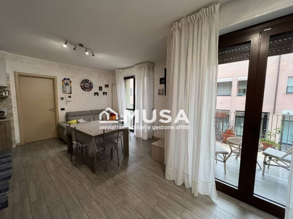 Appartamento a Carnate in Via Alessandro Volta, 12 - Foto 2