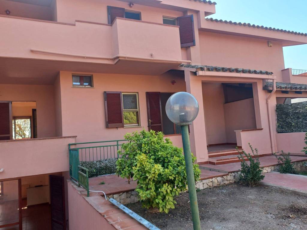 Villa a Quartu sant'elena in Via Feronia - Foto 4