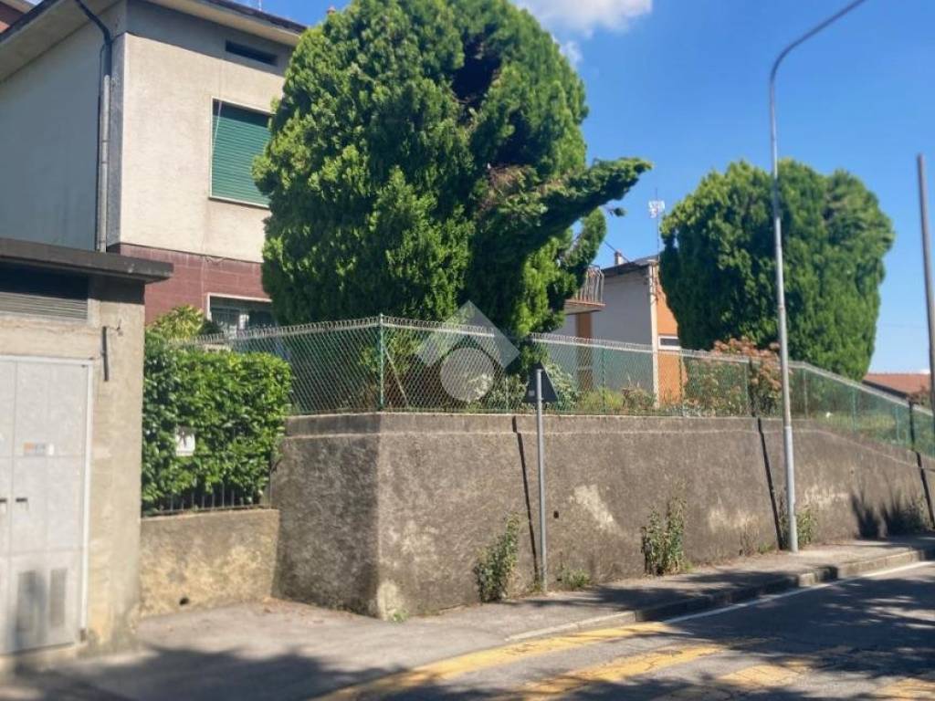 Villa a Costa masnaga in Via alessandro manzoni, 7 - Foto 2