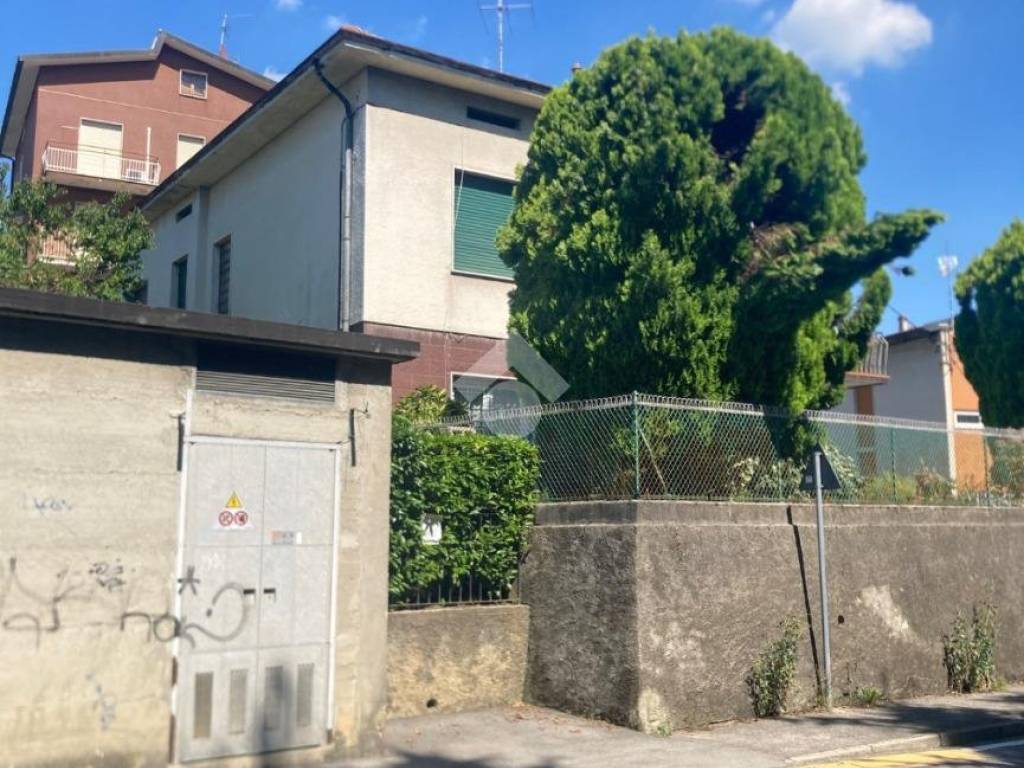 Villa a Costa masnaga in Via alessandro manzoni, 7 - Foto 5