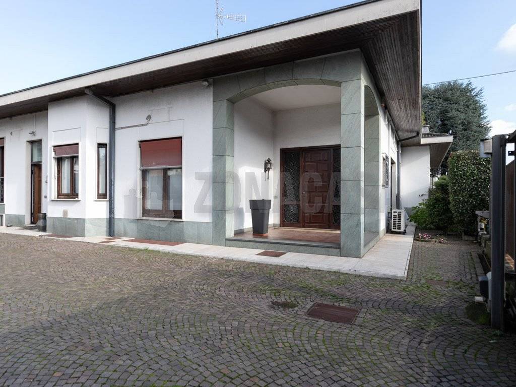 Villa a Gallarate in Via Ottaviano Custodi - Foto 3