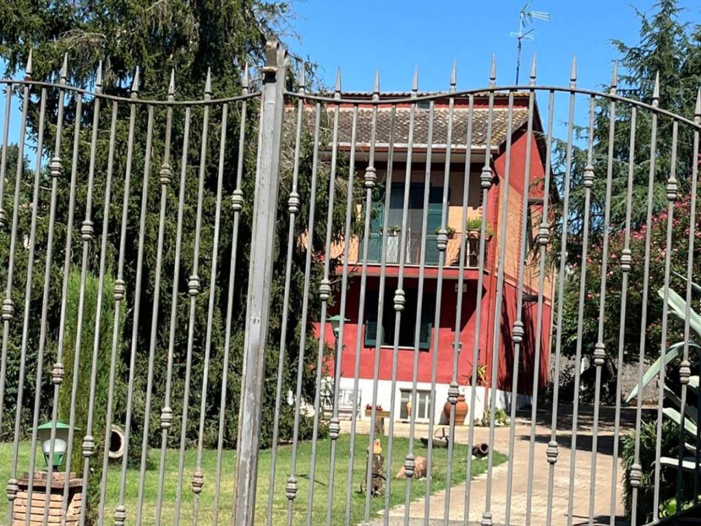 Villa a Patrica in Via Tufo Varaccani - Foto 4