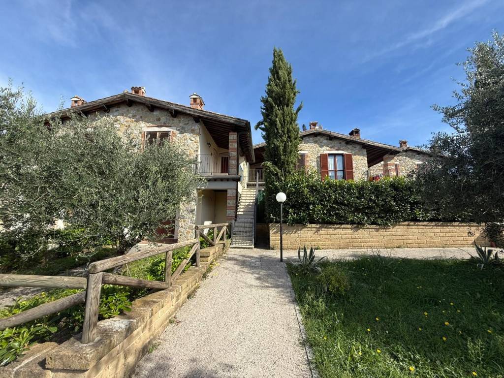 Appartamento a Manciano in Strada Provinciale Poggio Murella - Foto 2