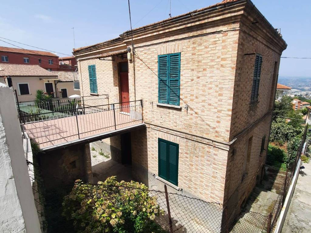 Casa indipendente a Chieti in Via Giovanni Antonio Santarelli - Foto 3