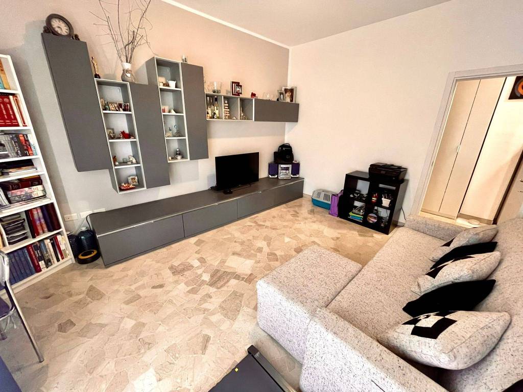 Appartamento a Limbiate in Via Carlo Pisacane, 7 - Foto 3