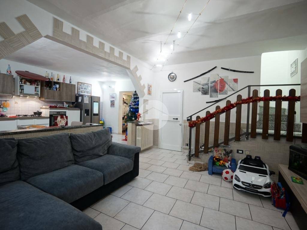 Casa indipendente a Castelnuovo belbo in Via Vittorio Emanuele II, 71 - Foto 4