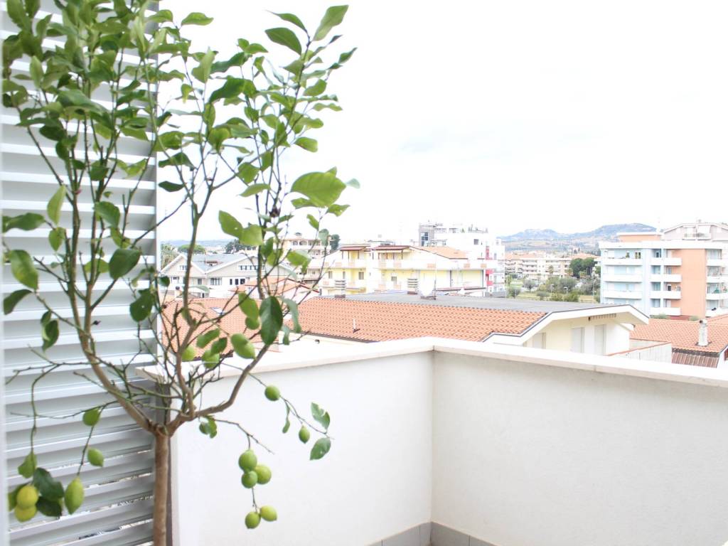 Appartamento a Alba adriatica in Via Trento, 47 - Foto 2